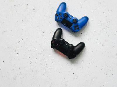 Connexion lente sur PS5 : comment améliorer votre ping et débit